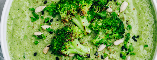 Recette riche en collagène et en fibres alimentaires : Soupe de brocoli accompagnée de brochettes de filet de bœuf