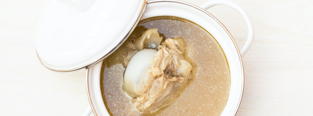 Cuire les os de bœuf pour réaliser un délicieux bouillon d’os